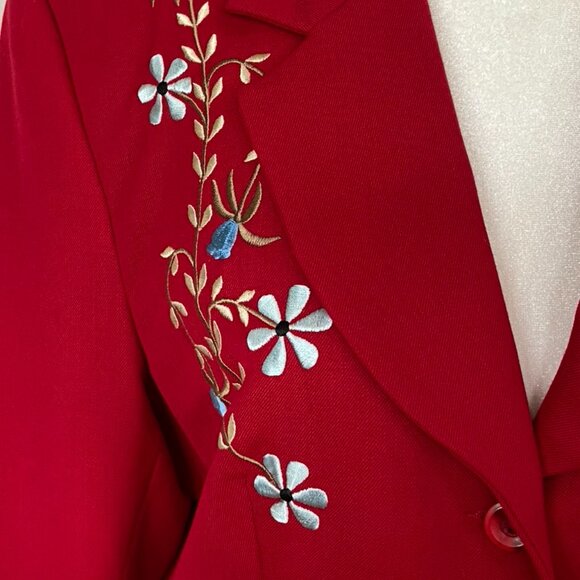 Manuel Cuevas Women's red cropped jacket - Picture 14 of 16